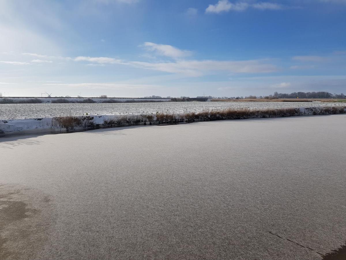 Ferienhaus Poseidon Neuharlingersiel Luaran gambar